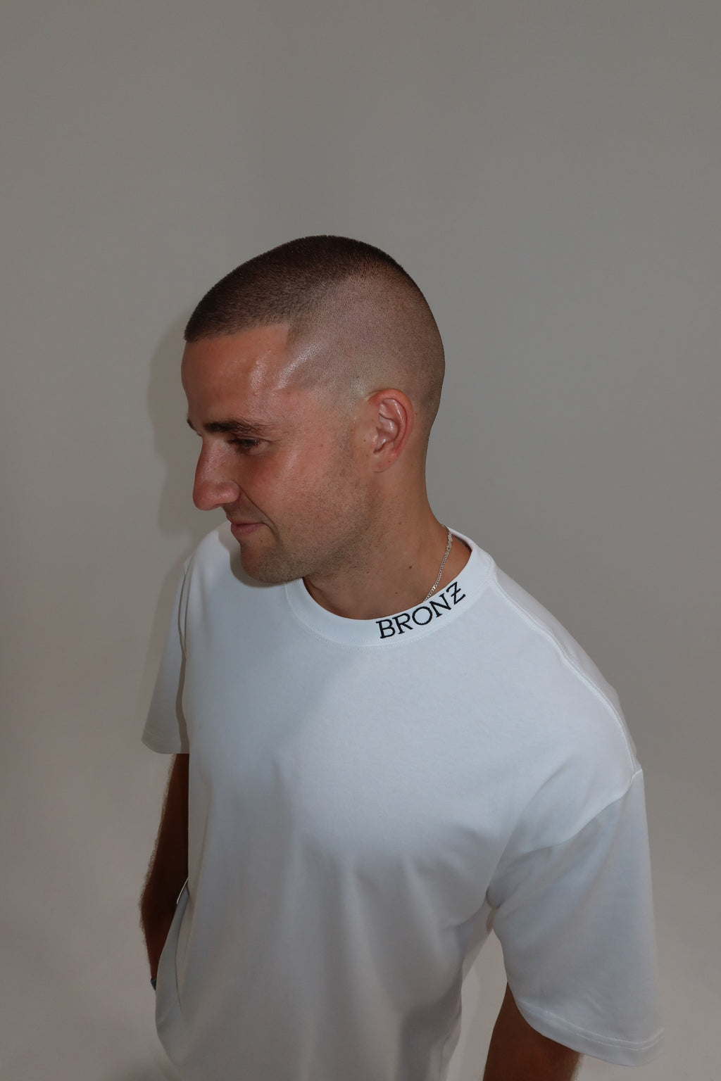 BRONZ CLASSIC WHITE TEE