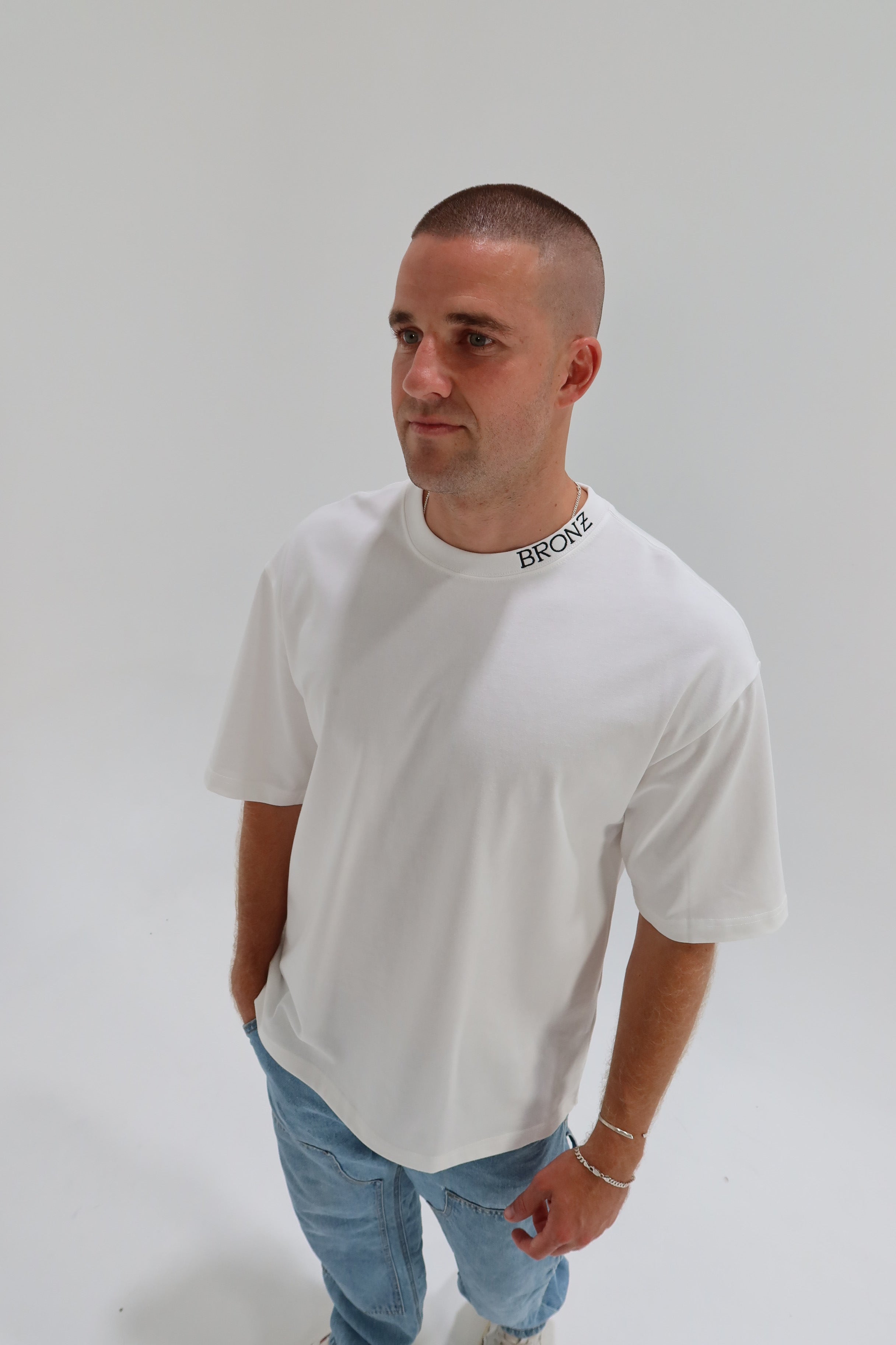 BRONZ CLASSIC WHITE TEE